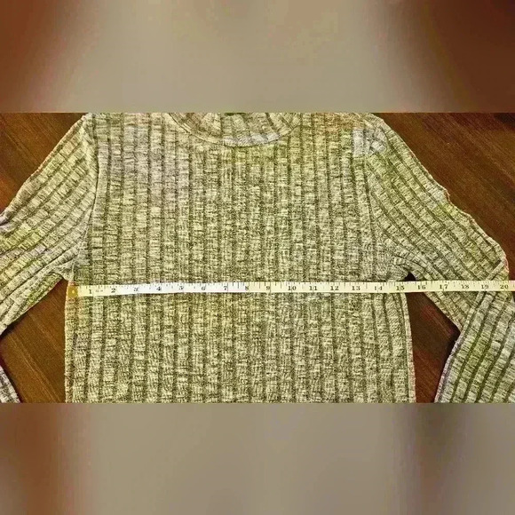 Prince & Fox Gray Marled Ribbed Mock Turtleneck Sweater Size L EUC - Picture 7 of 9